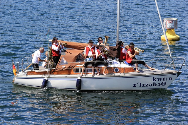 評判們會根 評判們會根